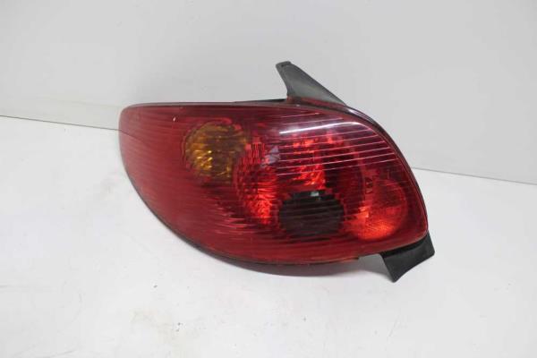 FEU ARRIERE GAUCHE PEUGEOT 206 - Vue 1